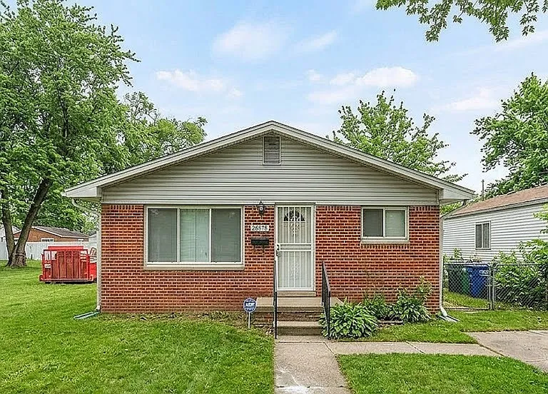 28918 Powers St — Photo 1