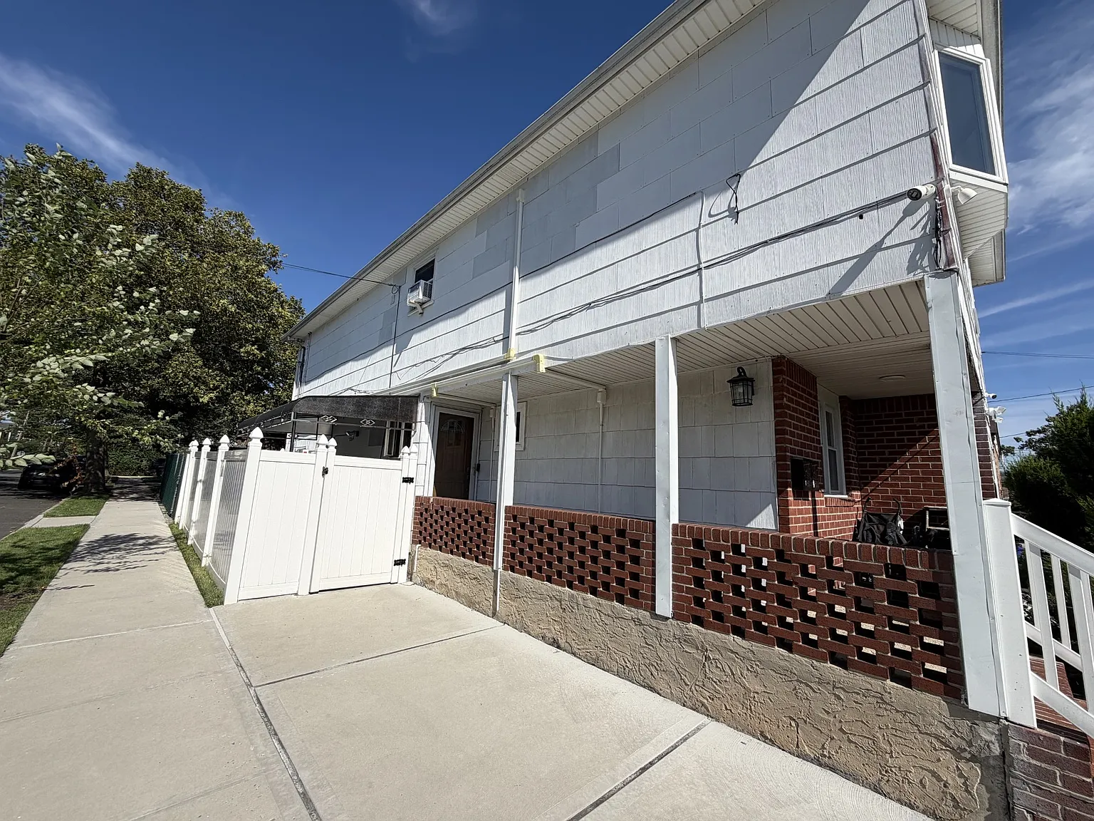 2 bed, $2,400 — Photo 3