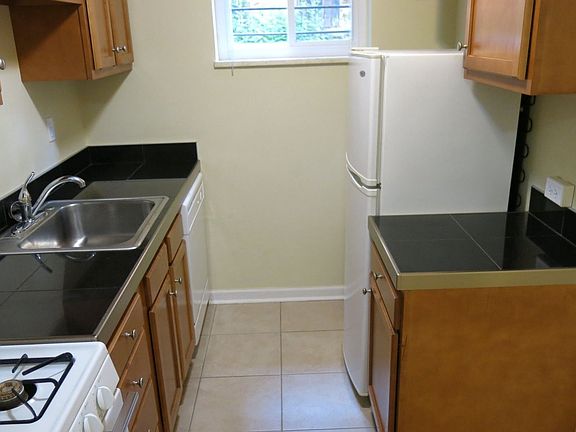 4th image of 5800 Stanton Ave APT B