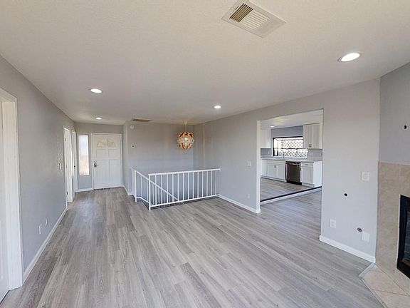 3rd image of 5539-41 Dorothy Dr