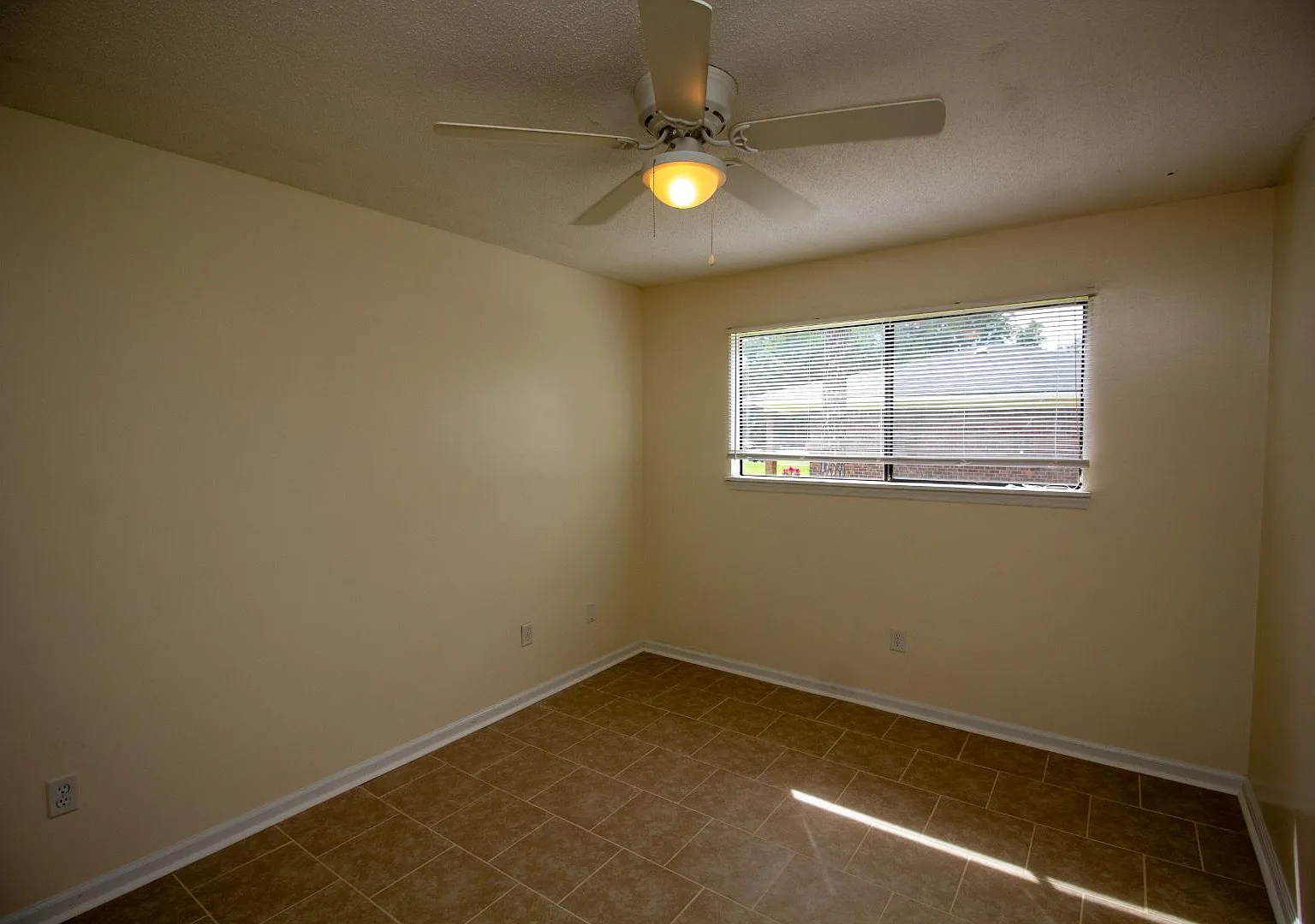 7 University Place - Unit A — Photo 1