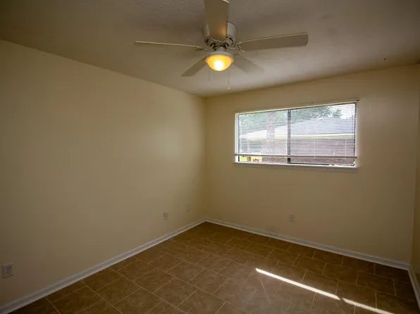 7 University Pl #A, Statesboro, GA 30458