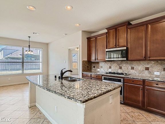 4th image of 2715 Ponce De Leon