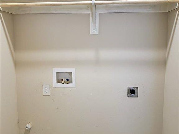 5th image of 3116 Ross Ave