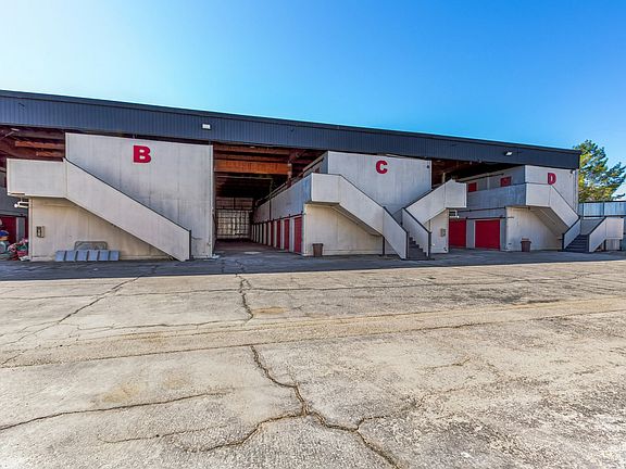 2nd image of 3455 N Indian Canyon Dr