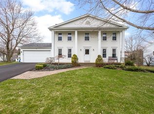 27 Red Post Cres, Fairport, NY 14450