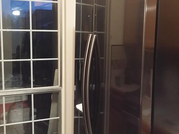 Side by side refrigerator