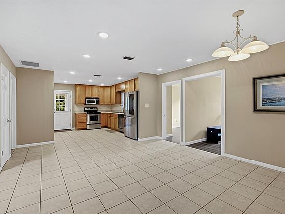 3rd image of 4710 NW 23RD AVENUE
