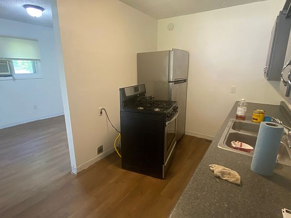 4th image of 901 N Lindbergh Dr