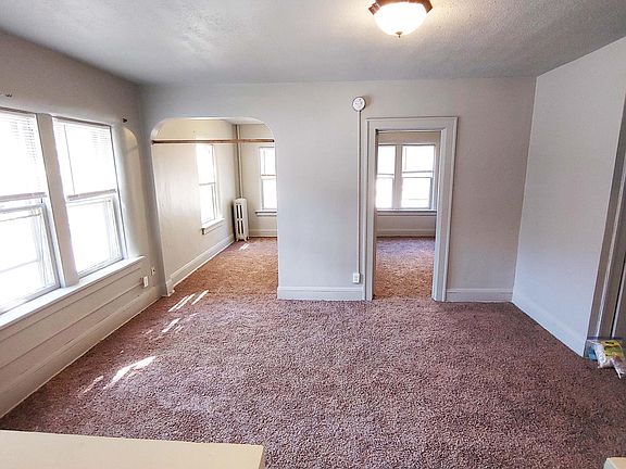 2nd image of 426 Pierce St N #2