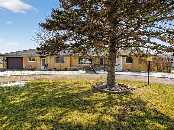 3rd image of 7258 N Center Rd