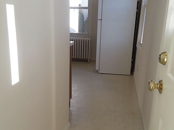 3rd image of 48 Sherman St APT 2L