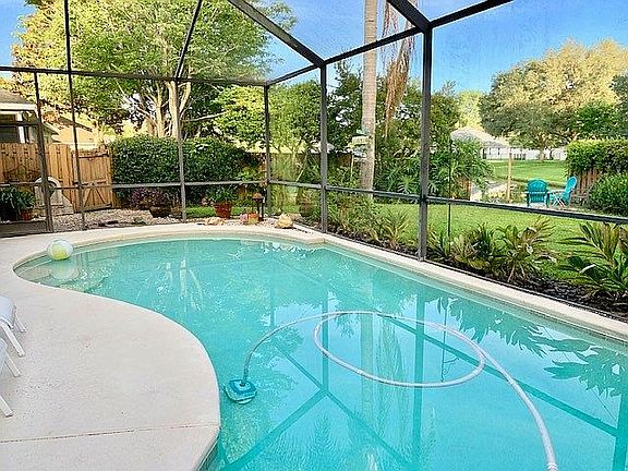 2nd image of 204 Crooked Ct