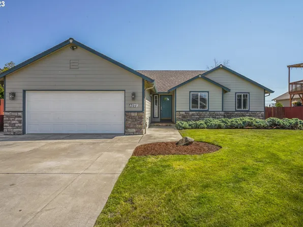 1078 Applegate Pl, Harrisburg, OR 97446