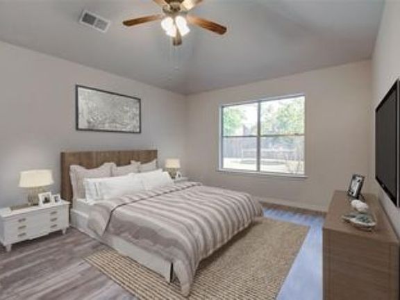 5th image of 2827 Russett Pl W