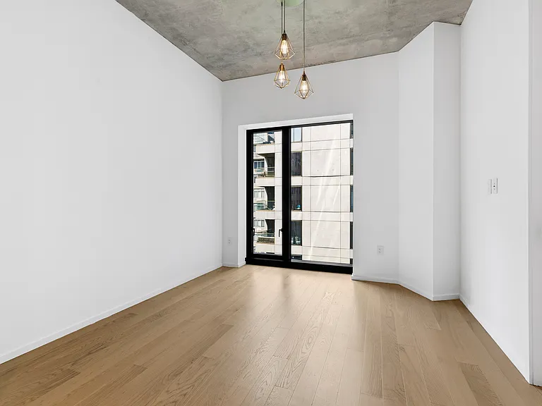 98 Front St #6P — Photo 2