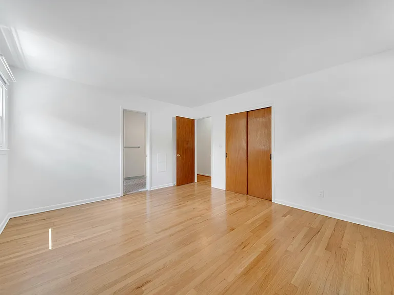 516 Knickerbocker Rd — Photo 10
