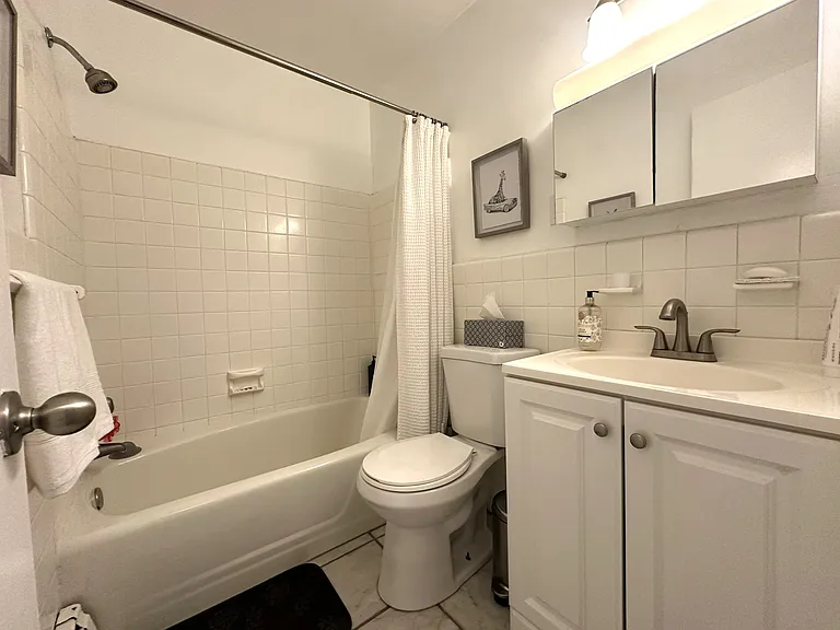 570 N 23rd St — Photo 31