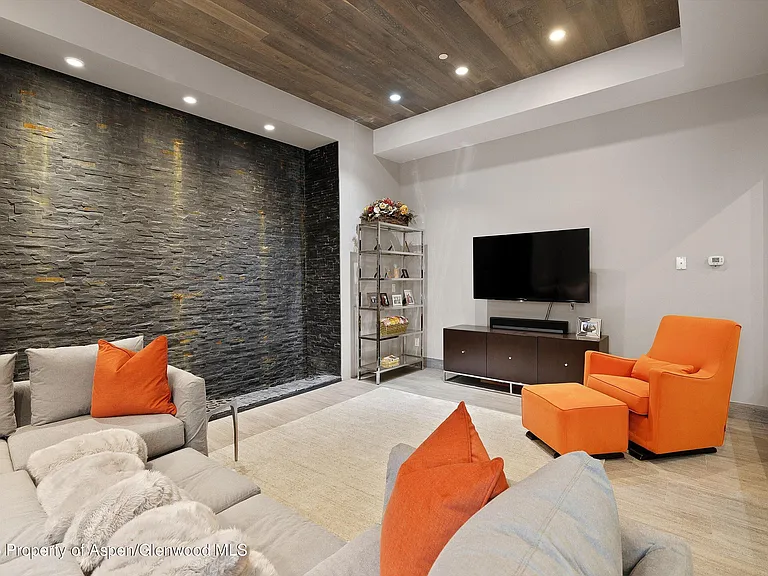 272 Oak Ridge Rd — Photo 33