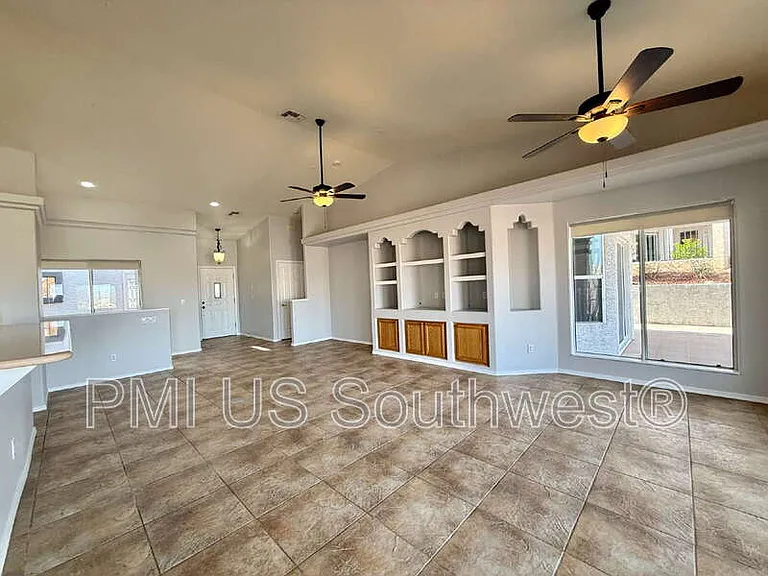 2917 Desert Vista Dr — Photo 9