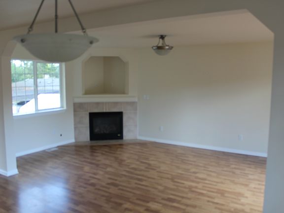 4th image of 9705 10th Ave E