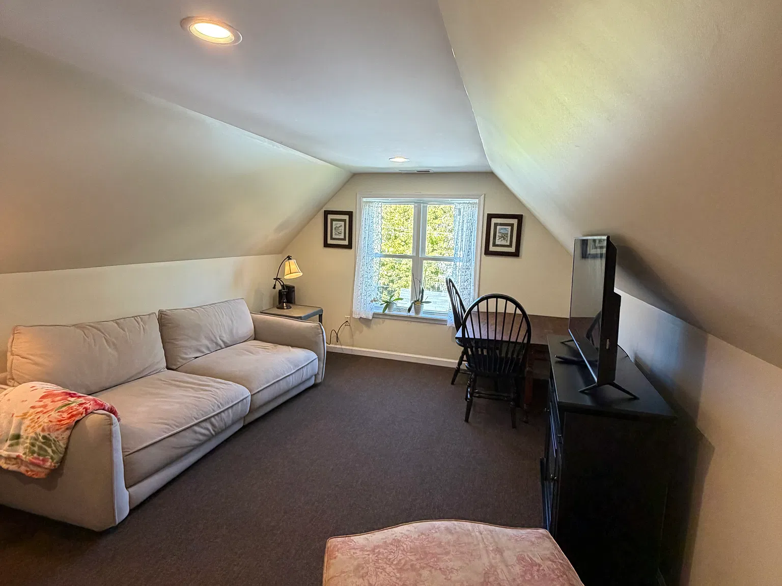 2 bed, 1000 sqft, $2,200 — Photo 2