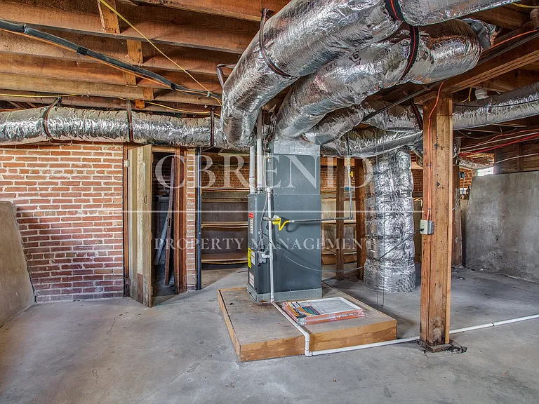 1214 W Maine St — Photo 44