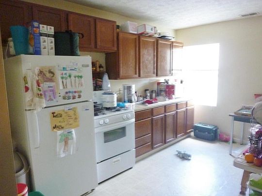 5th image of 206 N Marion St