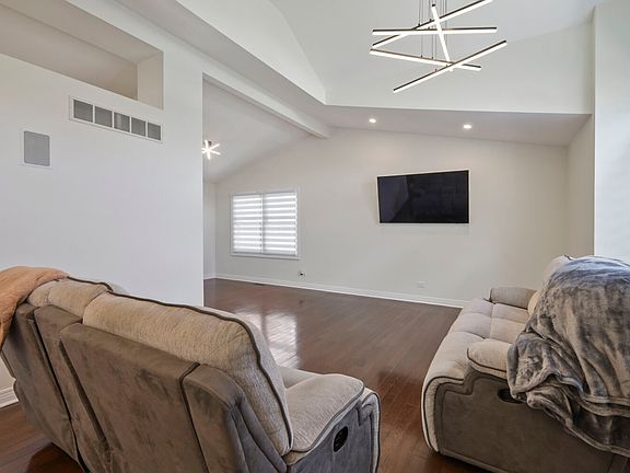 3rd image of 14516 S Casey Ln