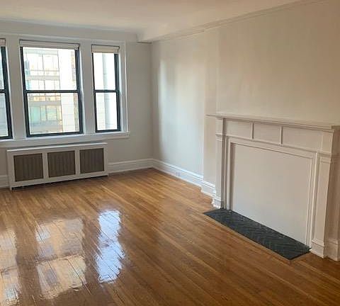 3rd image of 200 Martine Ave #5