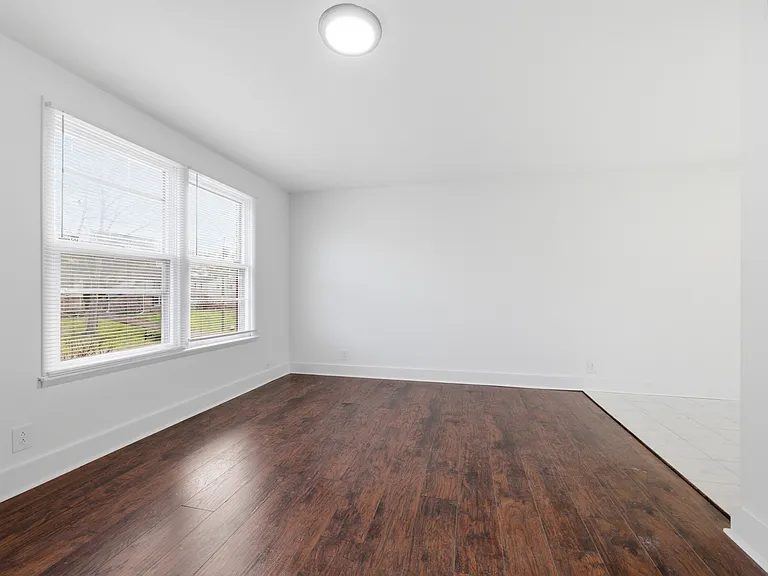 731 McPherson Dr — Photo 5
