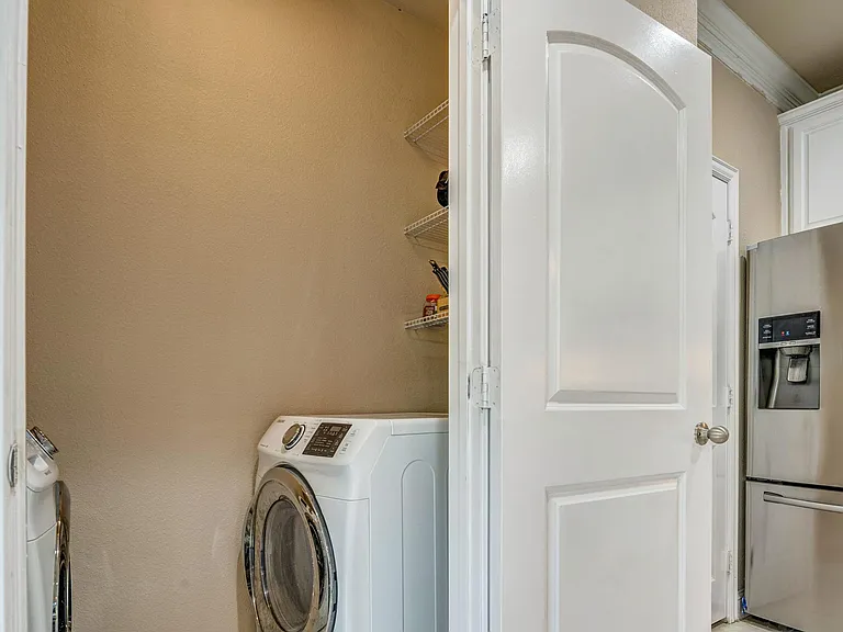 725 Rembrandt Ct — Photo 14