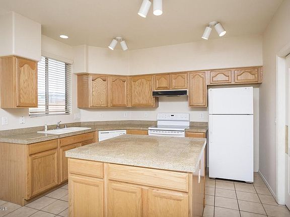 4th image of 3926 W Escuda Dr