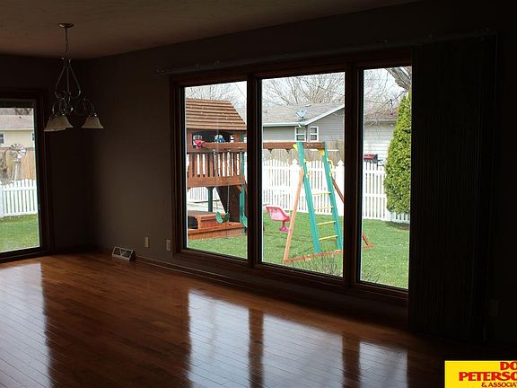 3rd image of 2222 Phelps Ave
