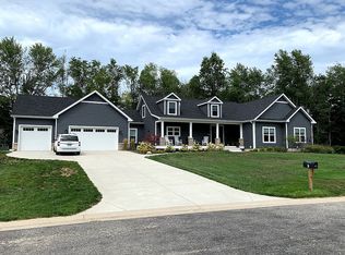 16 Columbine, South Haven, MI 49090