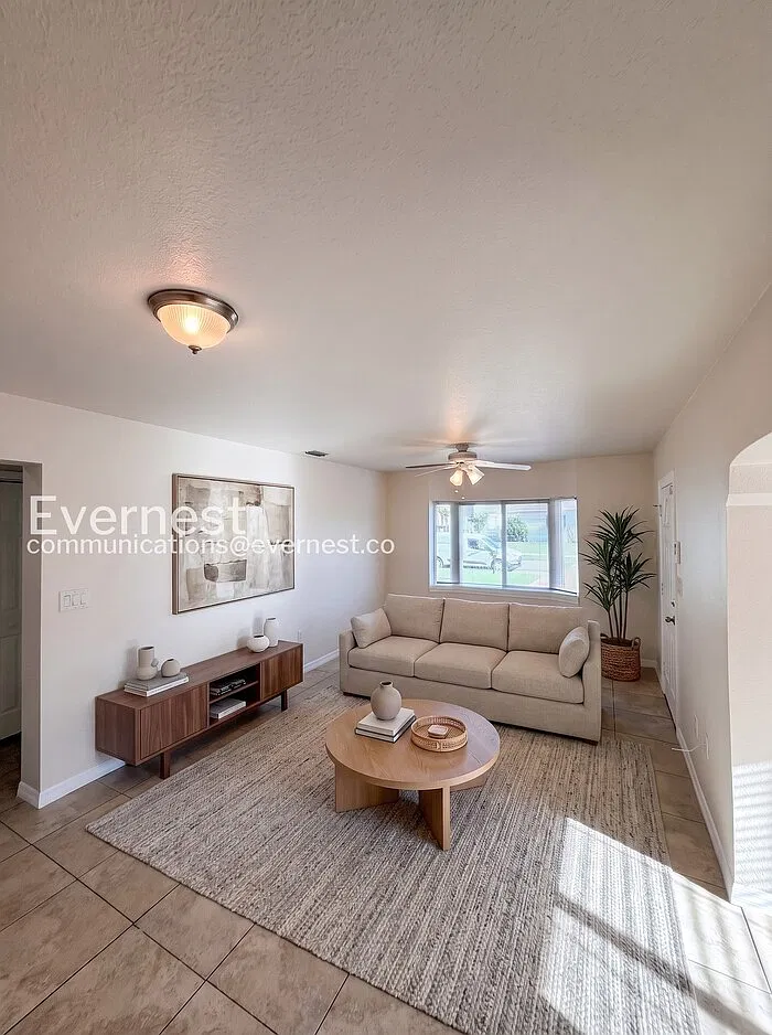 3 bed, 1.0 bath, 1131 sqft, $1,995 — Photo 3