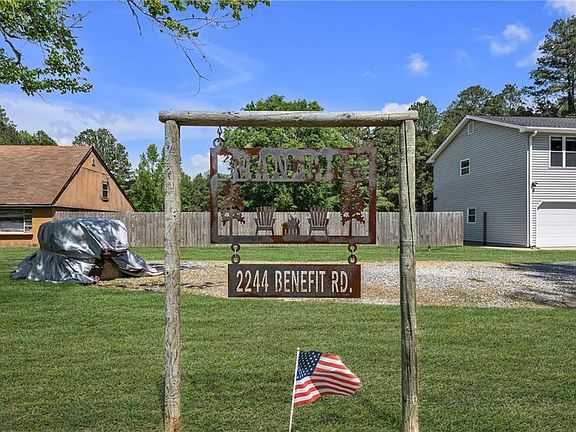 3rd image of 2244 Benefit Rd