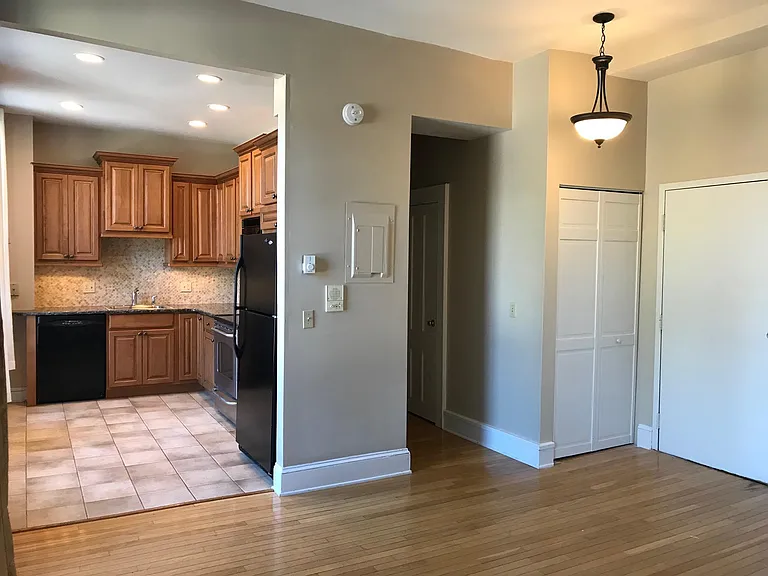 156 Circular St #C-05 — Photo 11