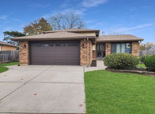 807 N 11th Ave, Addison, IL 60101