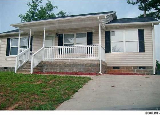 1st image of 2441 Saluda Dr