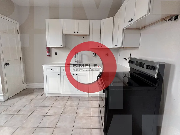 167 W Windsor St — Photo 1