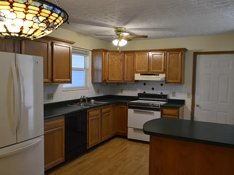 304 E Oak Ave #B — Photo 8