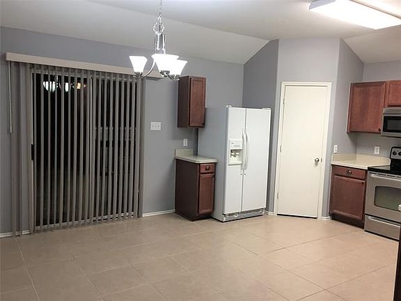 3rd image of 4512 Dogwood Dr
