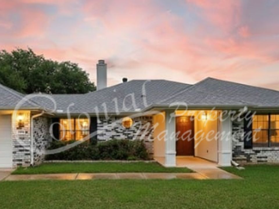 1st image of 402 Highridge Cv