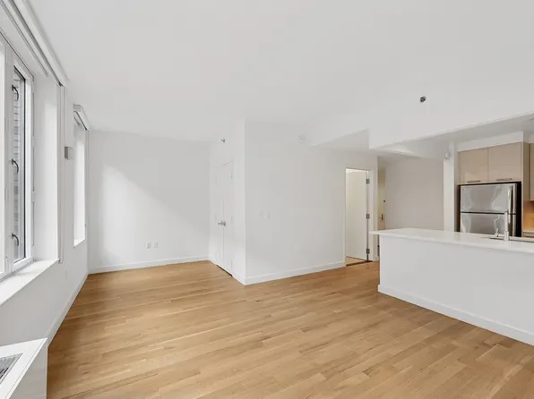 501 E 74th St APT 9F, New York, NY 10021
