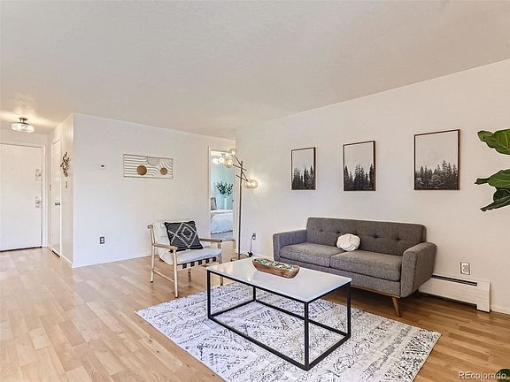 3rd image of 625 N Pennsylvania St APT 402