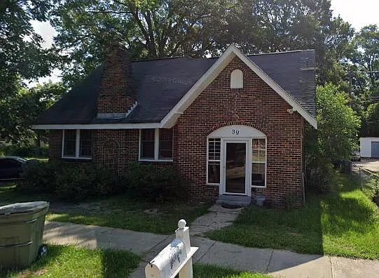 2 bed, 1.0 bath, 1467 sqft, $1,325 — Photo 2