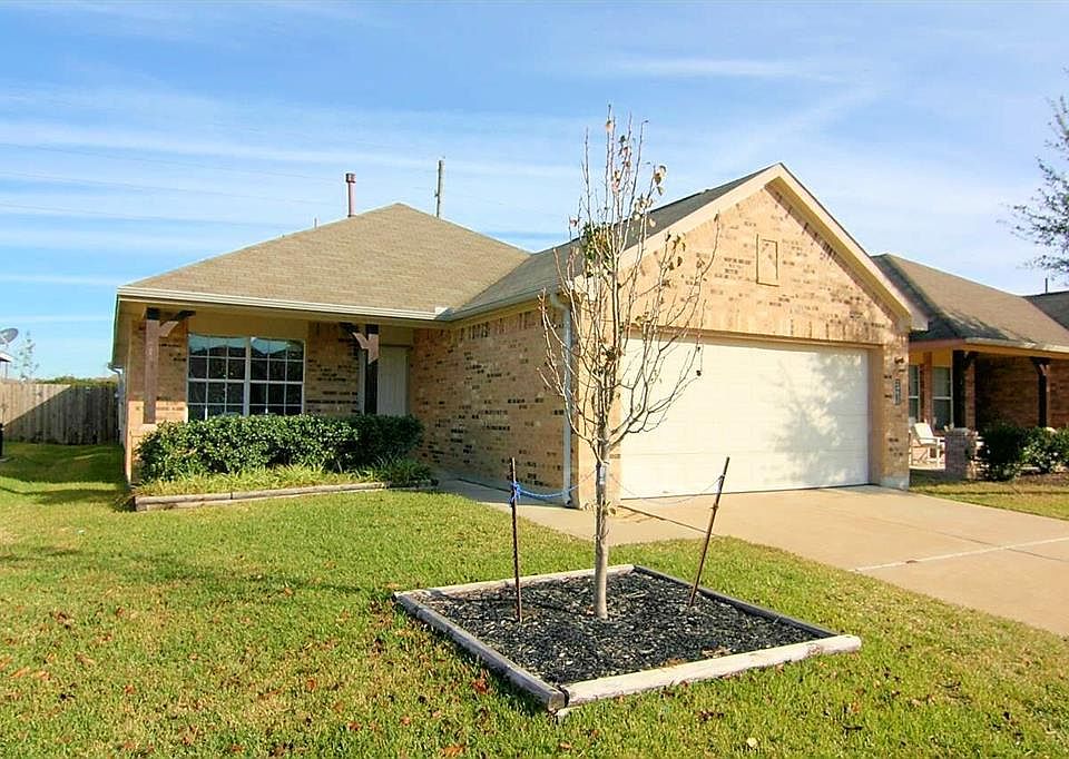 2nd image of 24630 Lakecrest Village Dr