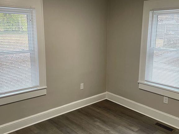5th image of 3740 S Main St