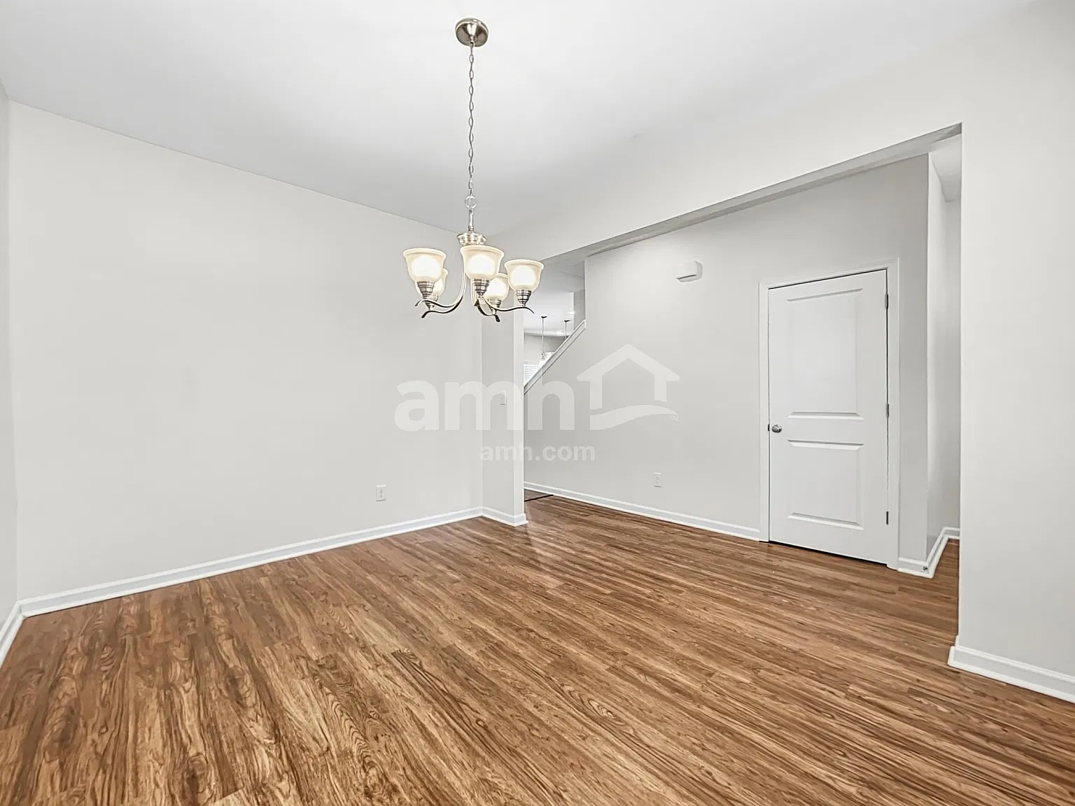 4 bed, 2.5 bath, 1941 sqft, $2,200 — Photo 4
